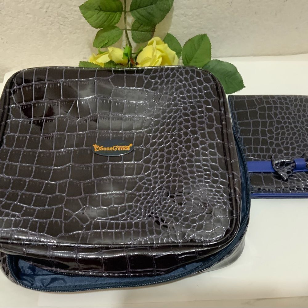 NEW Senegence Faux Alligator Embossed Zip Travel Makeup Bag and matching mirror